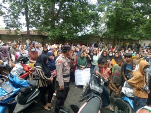 Kantor Perumahan Citra Garden Di Demo Emak Emak Tuntut Ganti Rugi Akibat Banjir